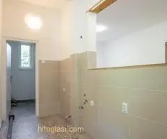 Prodajem trosoban stan.Kosutnjak - 5