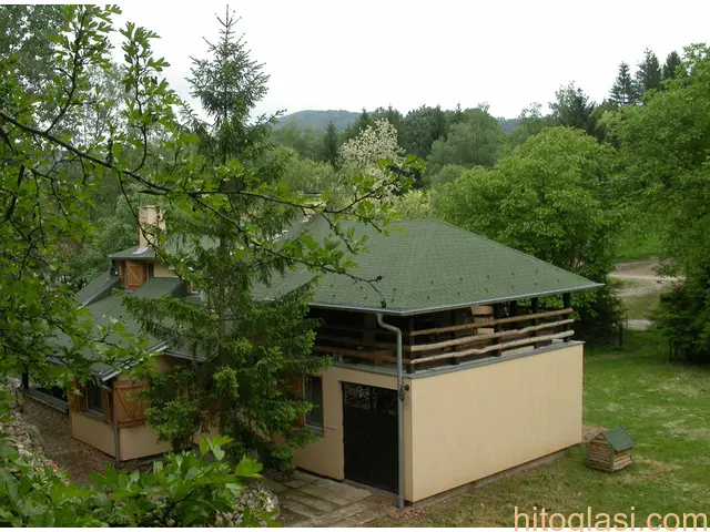 Prodajem planinsku kuću u Sisevcu - 9