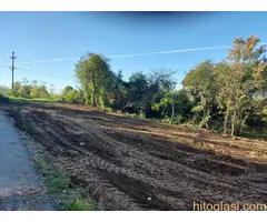 Plac u blizini jezera - 2