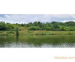 Plac u blizini jezera - 7