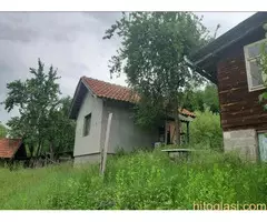 Prodajem porodično imanje sa kućom - 11