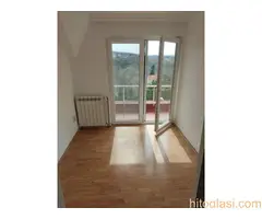 Izdajem dvoiposoban  stan - 8