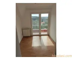 Izdajem dvoiposoban  stan - 10