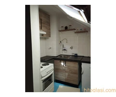 Издајем једнособан намештен стан - 11