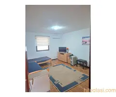 Zemun, izdajem nameštenu garsonjeru 28m2